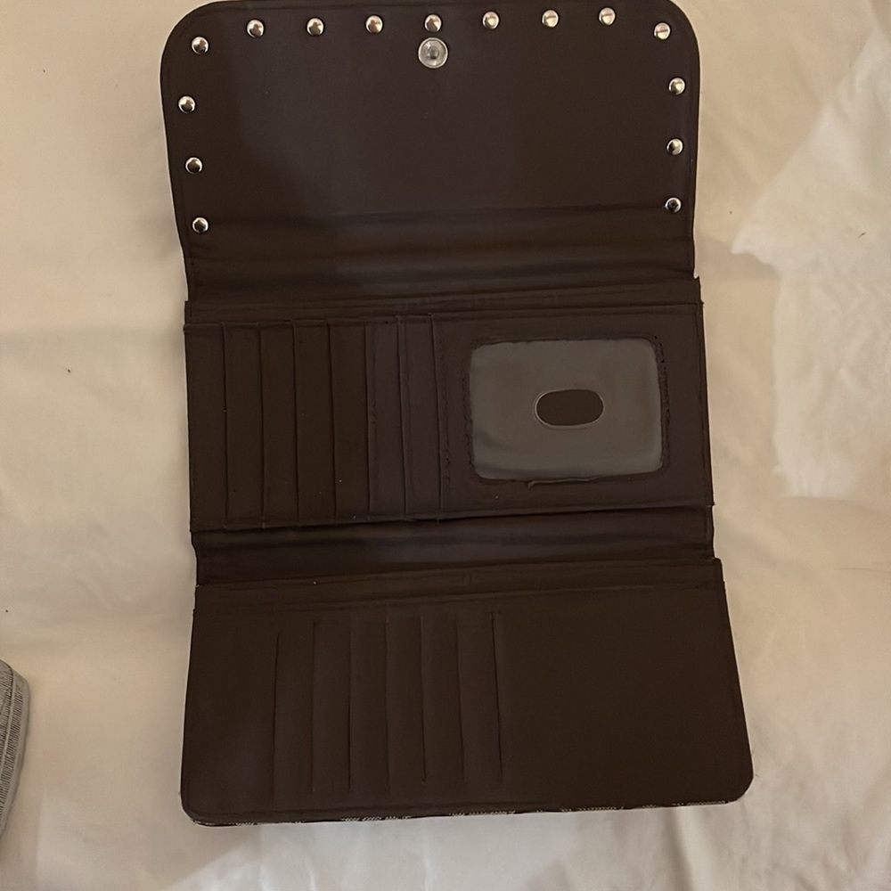 Guess Wallet With Patchwork Design - image 3